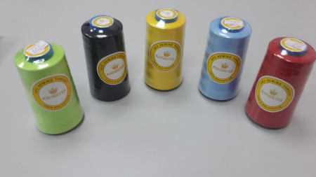 Нитки 40/2 Швейные нитки 100% полиэстер в Красноярске