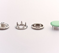 Кнопка рубашечная 10,5 мм закрытая в Красноярске