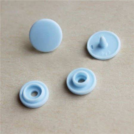 Кнопка пластик в Красноярске